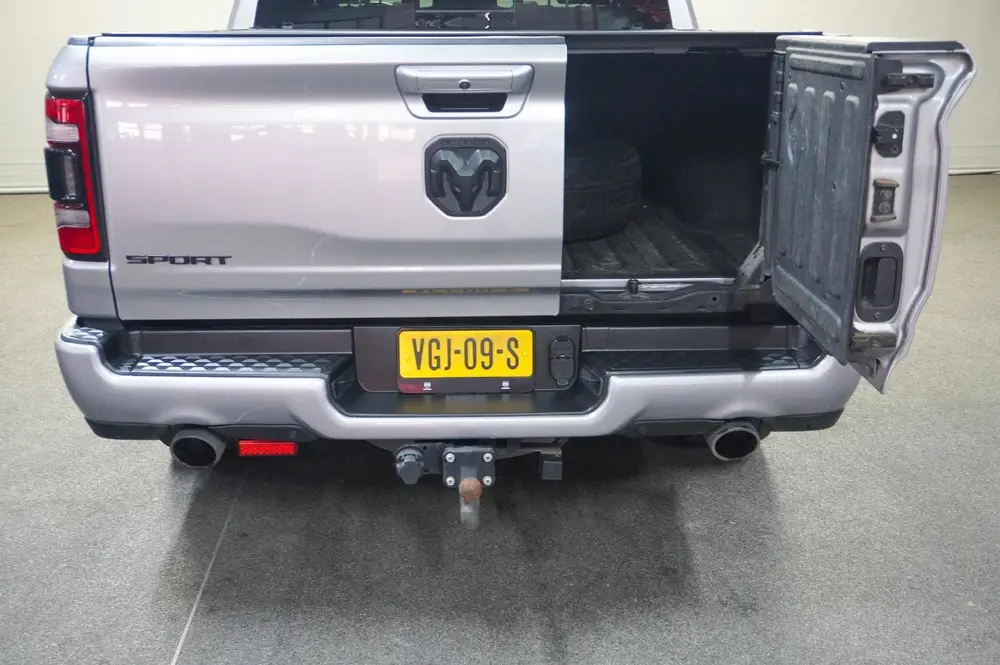 Dodge Ram 1500 5.7 V8 4x4 Crew Cab Rebel uit 2020, foto 18