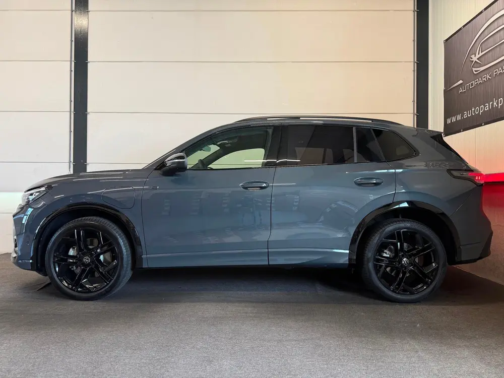 Volkswagen Tiguan 1.5 eHybrid R-Line Edition Pano, ACC, IQ uit 2025, foto 4