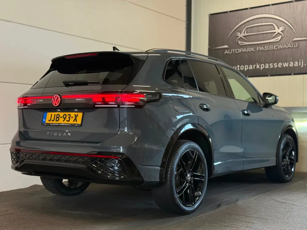Volkswagen Tiguan 1.5 eHybrid R-Line Edition Pano, ACC, IQ uit 2025, foto 6
