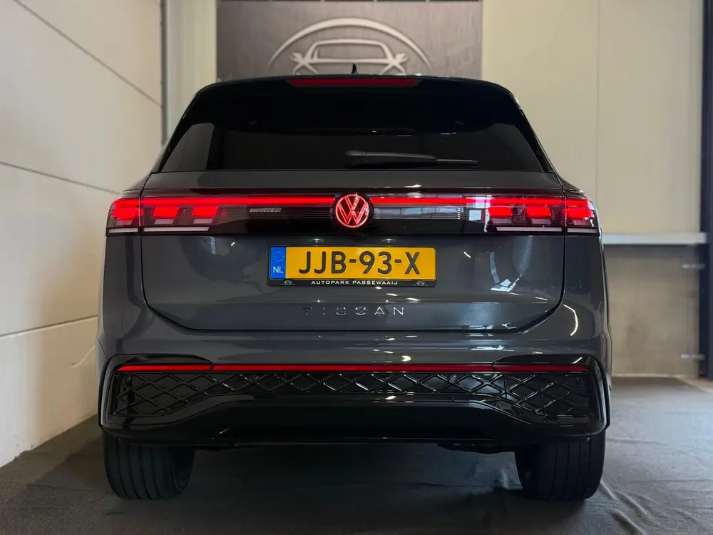Volkswagen Tiguan 1.5 eHybrid R-Line Edition Pano, ACC, IQ uit 2025, foto 7