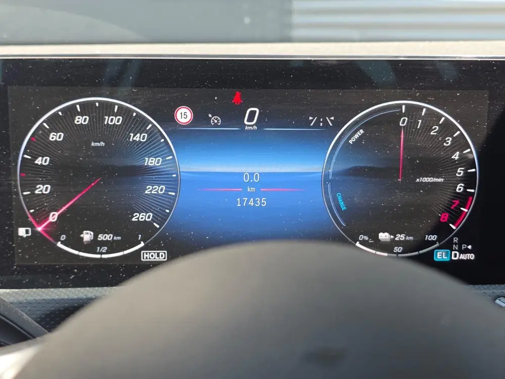 Mercedes-Benz A-Klasse 250 e Luxury Line uit 2024, foto 10