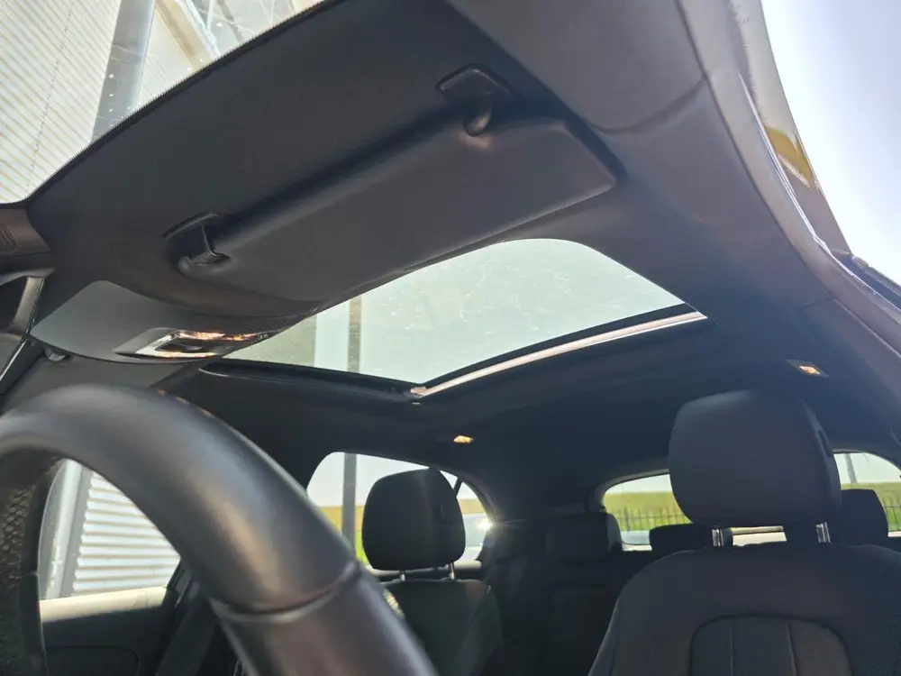 Mercedes-Benz A-Klasse 250 e Luxury Line uit 2024, foto 5
