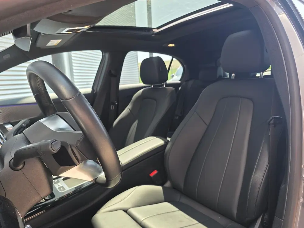 Mercedes-Benz A-Klasse 250 e Luxury Line uit 2024, foto 7