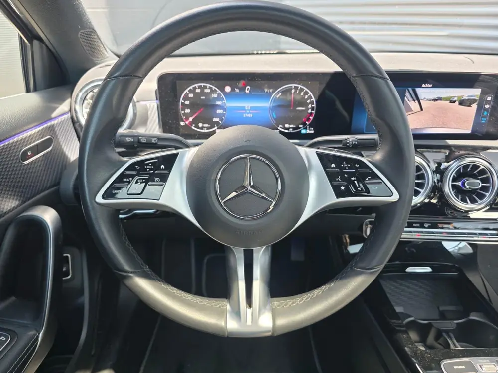 Mercedes-Benz A-Klasse 250 e Luxury Line uit 2024, foto 9