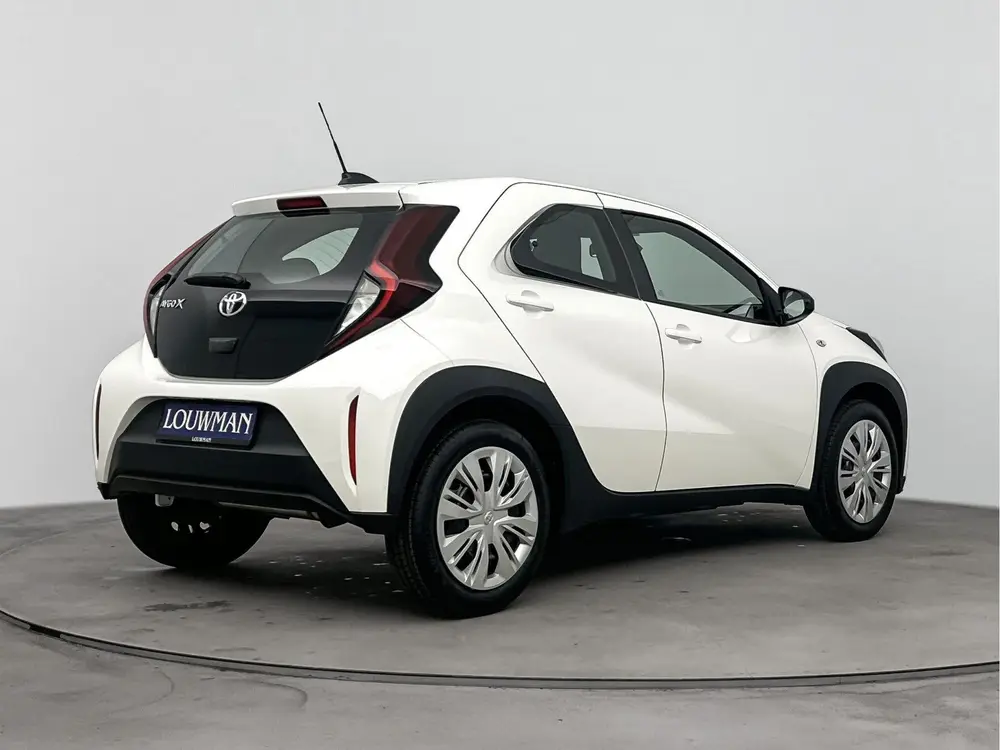 Toyota Aygo X 1.0 VVT-i MT Play *DEMO* uit 2024, foto 2