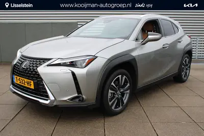 Lexus UX 250h Business Line Hybride 183 pk TREKHAAK uit 2023