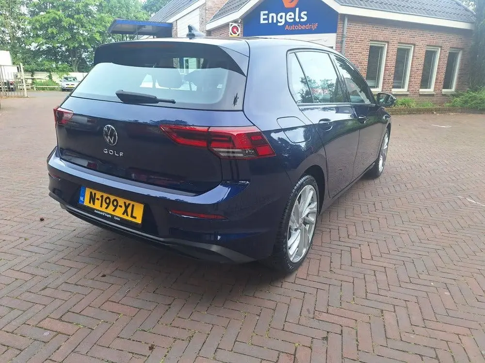 Volkswagen Golf 1.0 eTSI Life AUTOMAAT uit 2022, foto 3