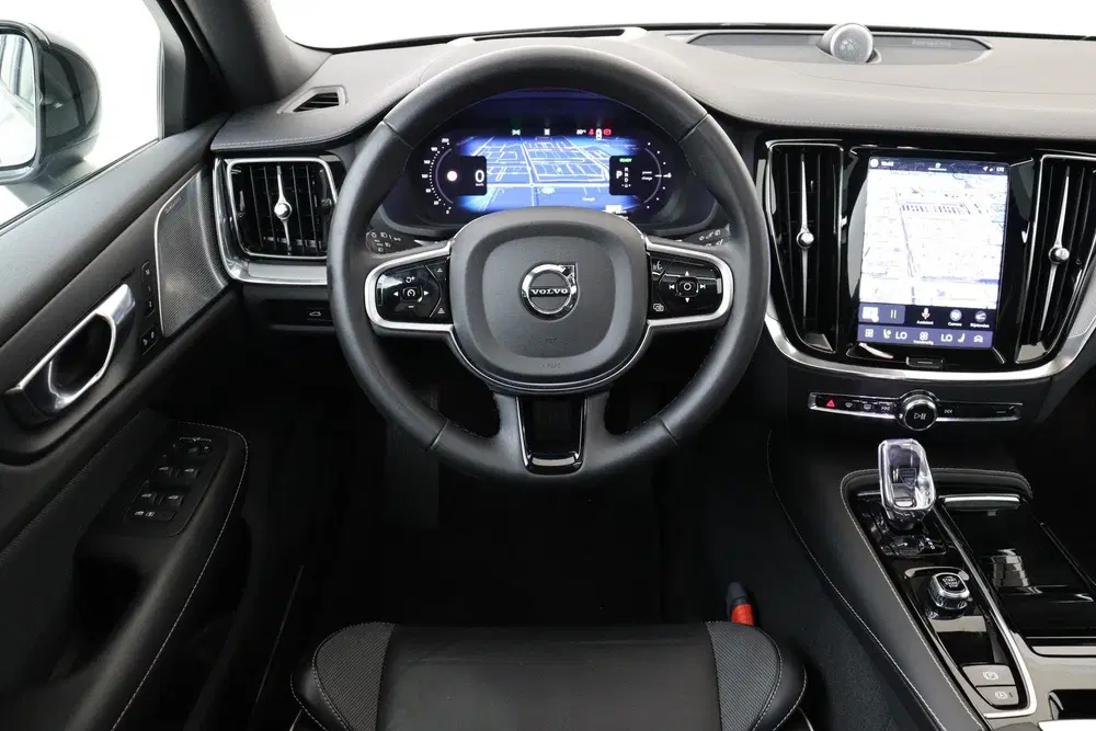 Volvo V60 T6 PLUG-IN HYBRID AWD ULTRA DARK *VOL * -P uit 2025, foto 2