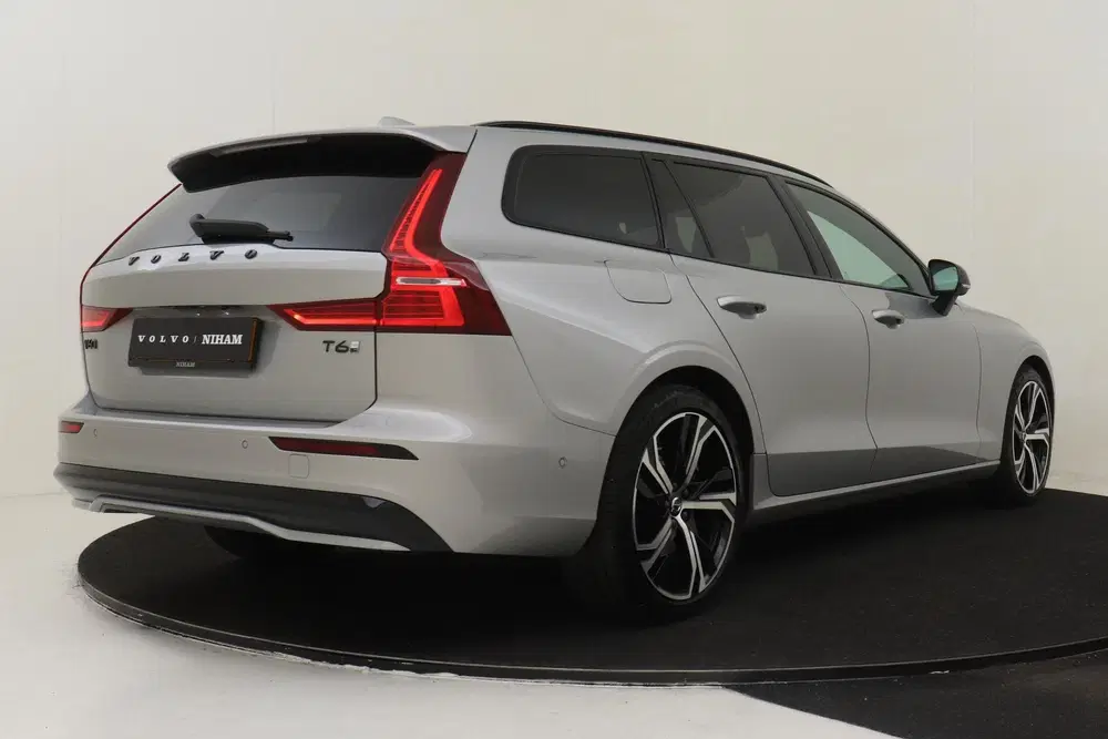 Volvo V60 T6 PLUG-IN HYBRID AWD ULTRA DARK *VOL * -P uit 2025, foto 3