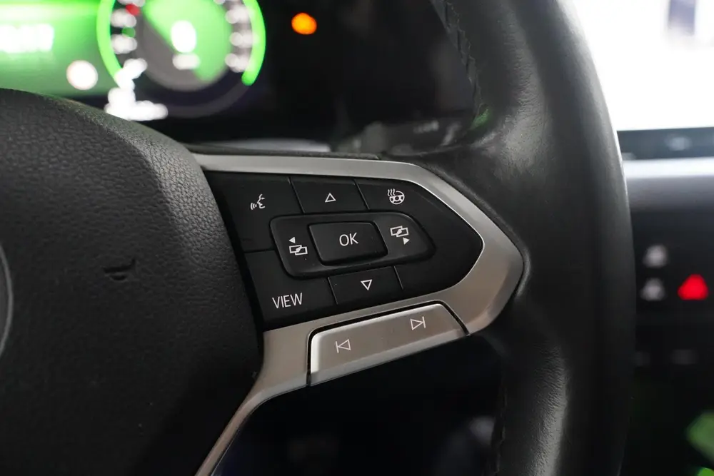 Volkswagen Golf 2.0 TDI Life Navi PDC v+a Stoel-/stuurverwar uit 2021, foto 18