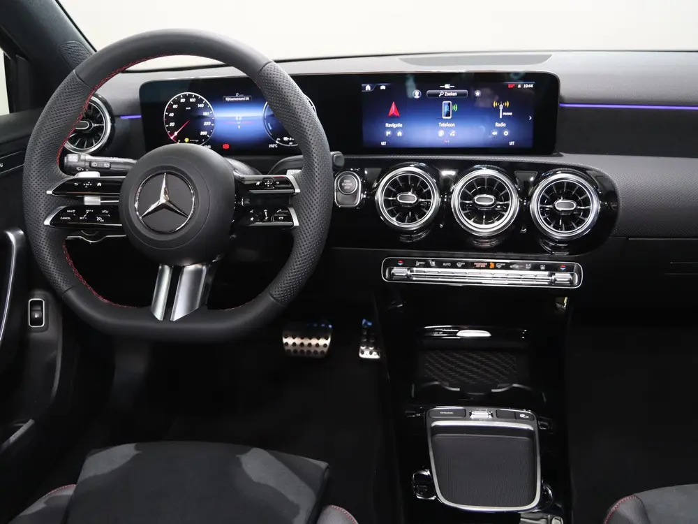 Mercedes-Benz A-Klasse 250 e Business Solution AMG uit 2025, foto 11