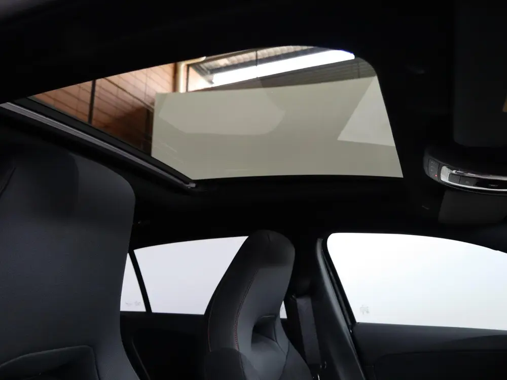 Mercedes-Benz A-Klasse 250 e Business Solution AMG uit 2025, foto 9