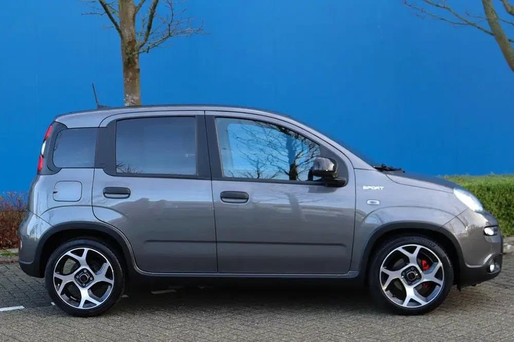 Fiat Panda 1.0 Hybrid Sport uit 2022, foto 2