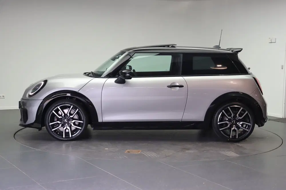 Mini Hatchback Cooper S Automaat uit 2026, foto 2