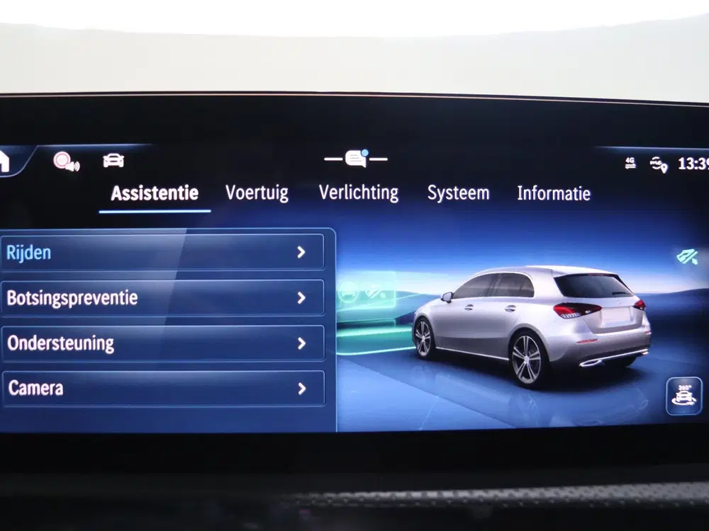 Mercedes-Benz A-Klasse 250 e Business Solution AMG uit 2025, foto 10