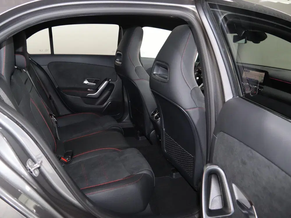 Mercedes-Benz A-Klasse 250 e Business Solution AMG uit 2025, foto 17