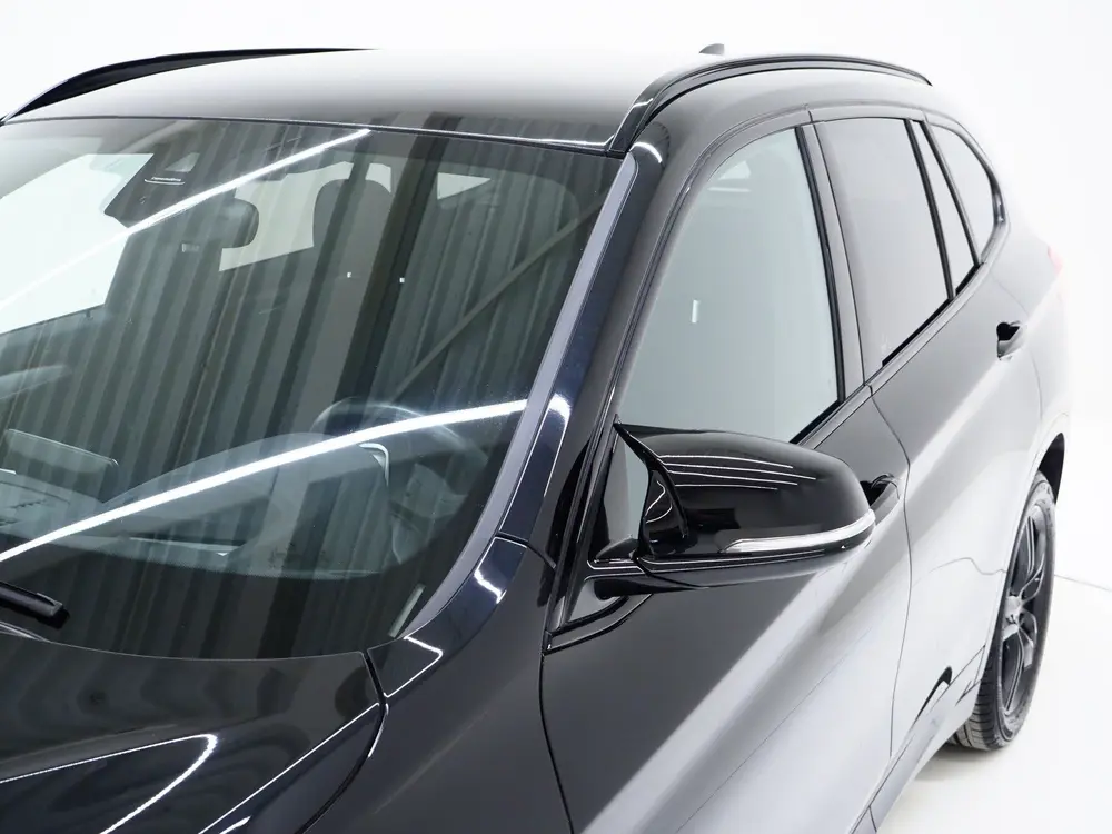 BMW X1 sDrive20i M Sport Full Black | HUD | Trekhaak | Sfeer uit 2019, foto 13