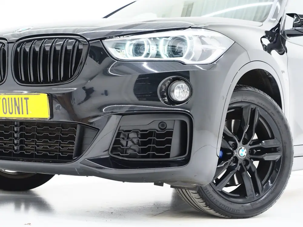 BMW X1 sDrive20i M Sport Full Black | HUD | Trekhaak | Sfeer uit 2019, foto 6