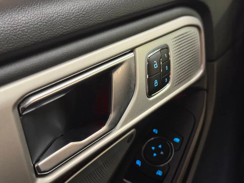 Ford Explorer 3.0 V6 EcoBoost PHEV ST-Line uit 2020, foto 19