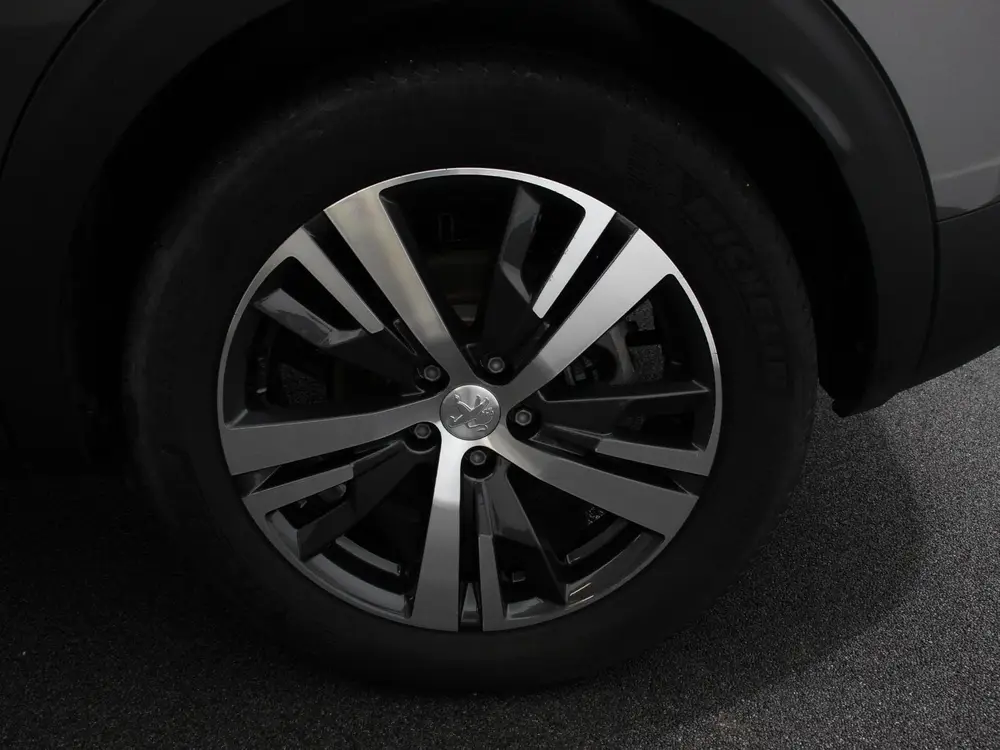 Peugeot 3008 1.6 Hybrid 225PK Allure Pack Navigatie App uit 2023, foto 2
