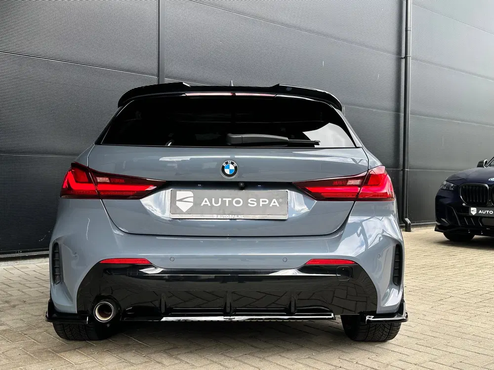 BMW 1-serie 118i uit 2021, foto 11