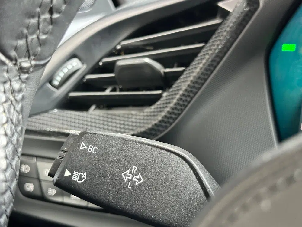 BMW 1-serie 118i uit 2021, foto 17