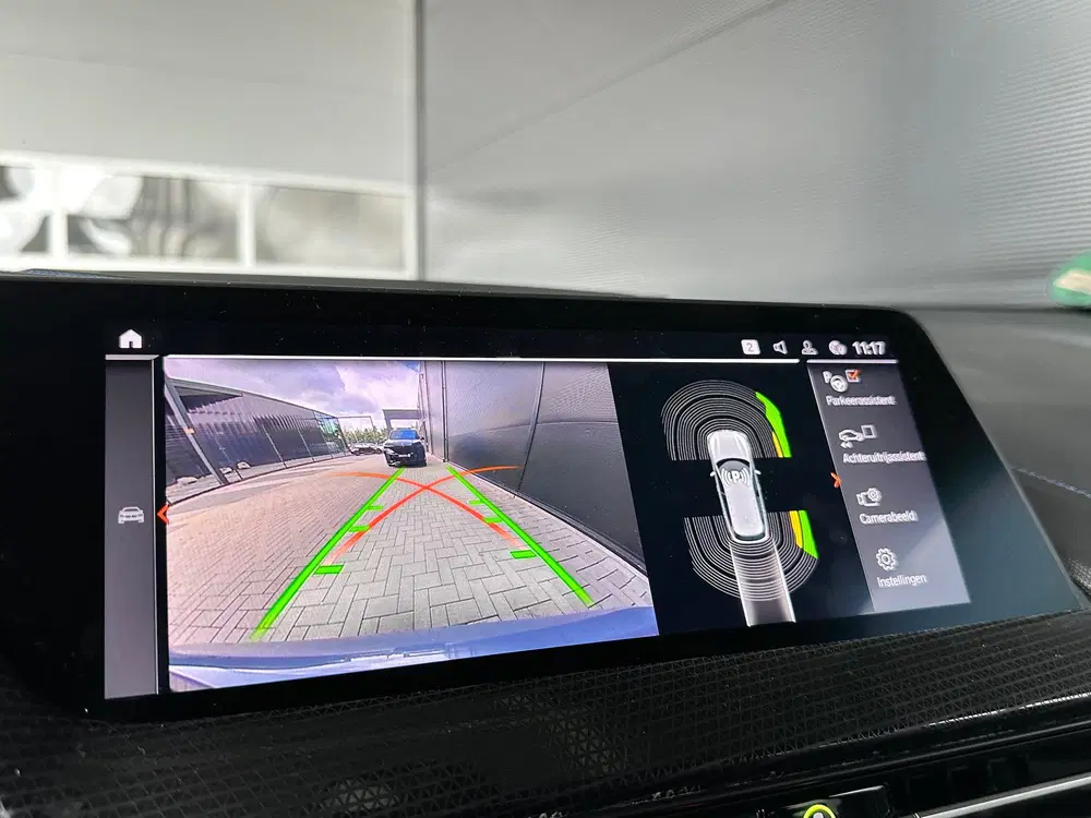 BMW 1-serie 118i uit 2021, foto 3