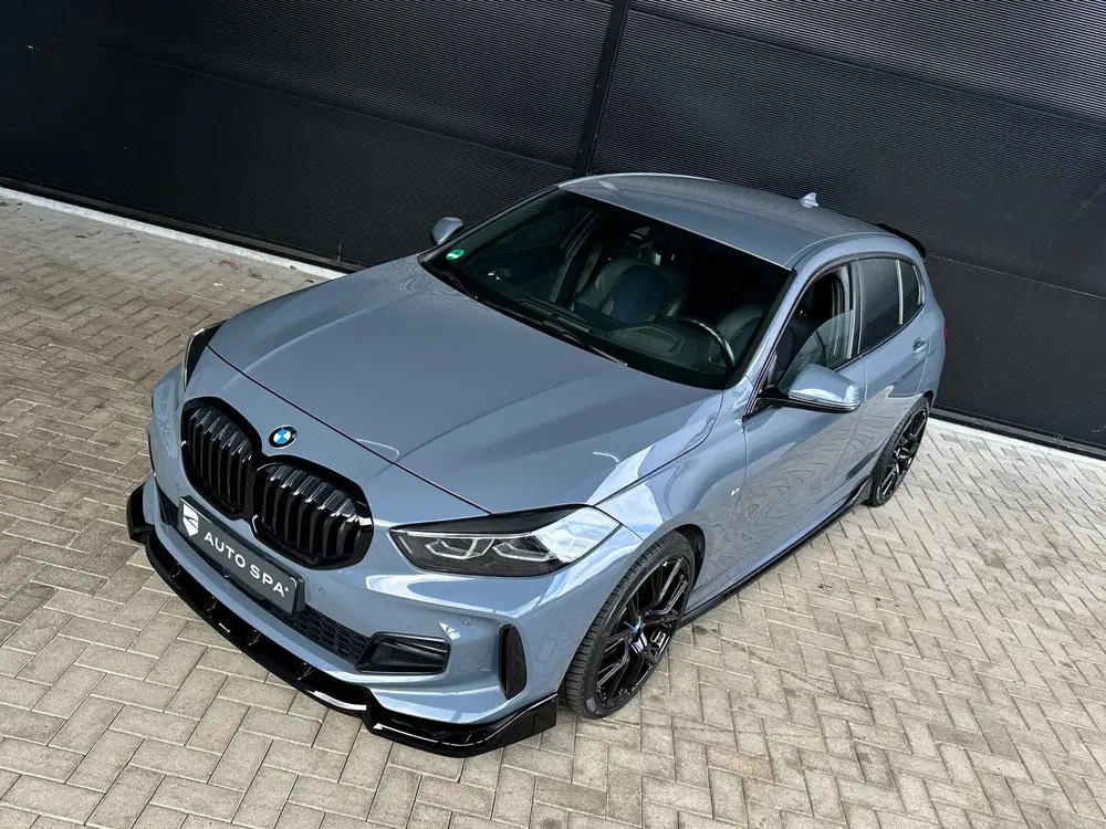 BMW 1-serie 118i uit 2021, foto 4