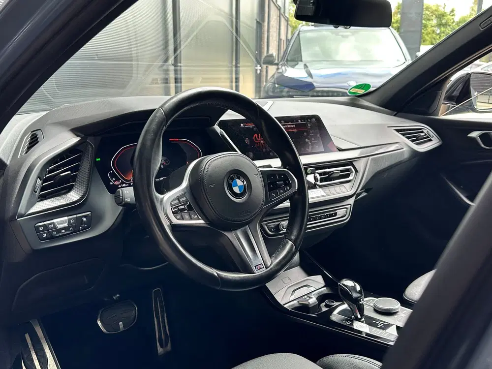 BMW 1-serie 118i uit 2021, foto 7