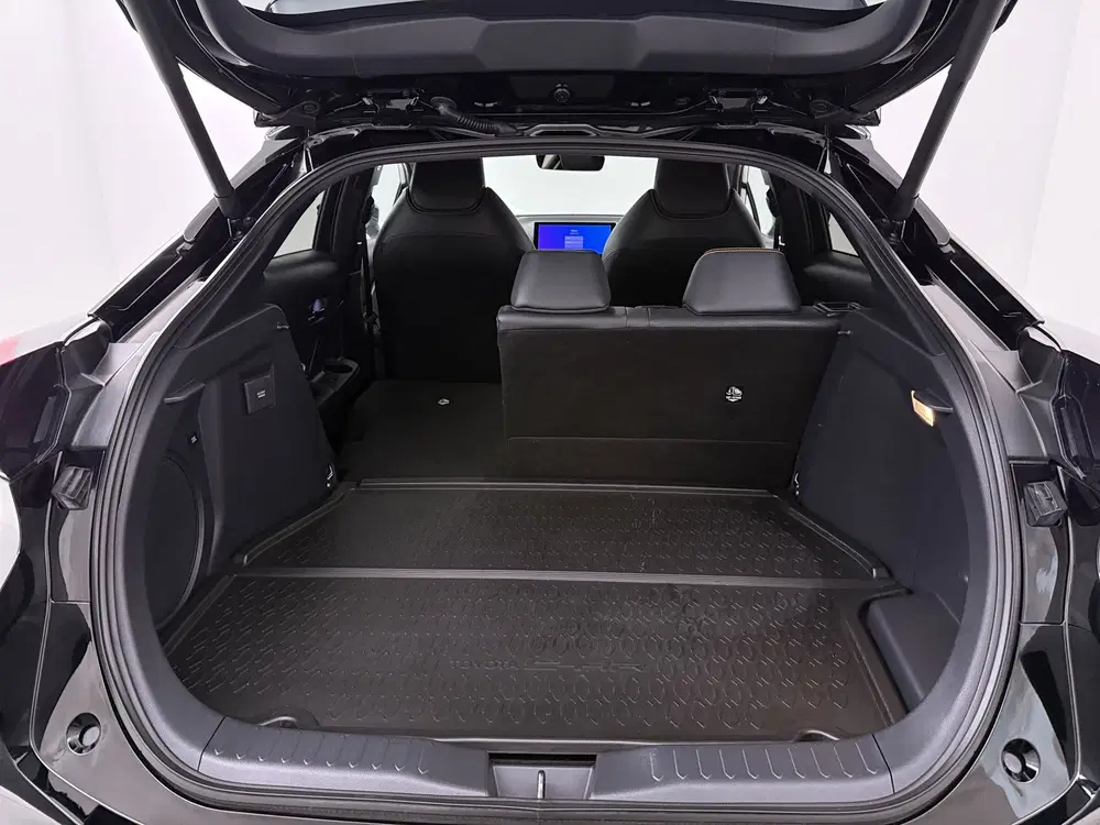 Toyota C-Hr 2.0 Plug-in Hybrid 220 Première Edition uit 2024, foto 10