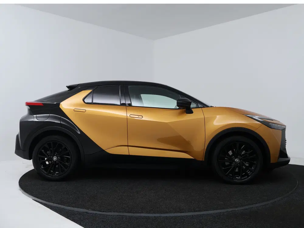 Toyota C-Hr 2.0 Plug-in Hybrid 220 Première Edition uit 2024, foto 14