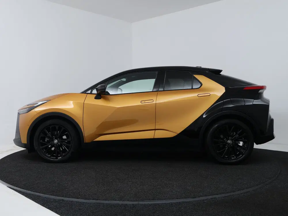Toyota C-Hr 2.0 Plug-in Hybrid 220 Première Edition uit 2024, foto 3