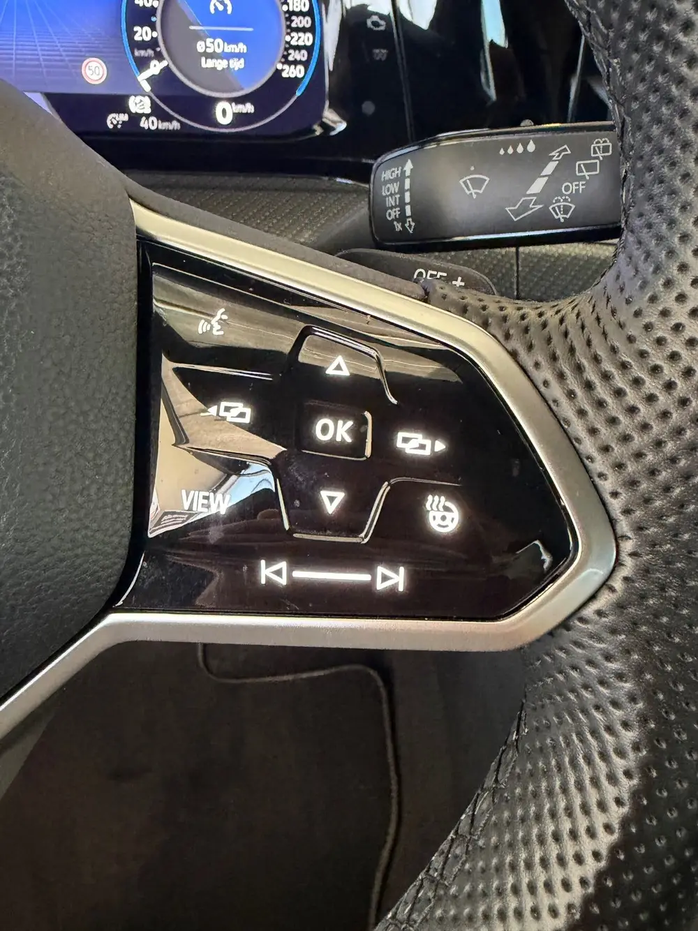 Volkswagen GOLF 1.5 eTSI R-Line Business , led, 2 x R- line uit 2021, foto 17