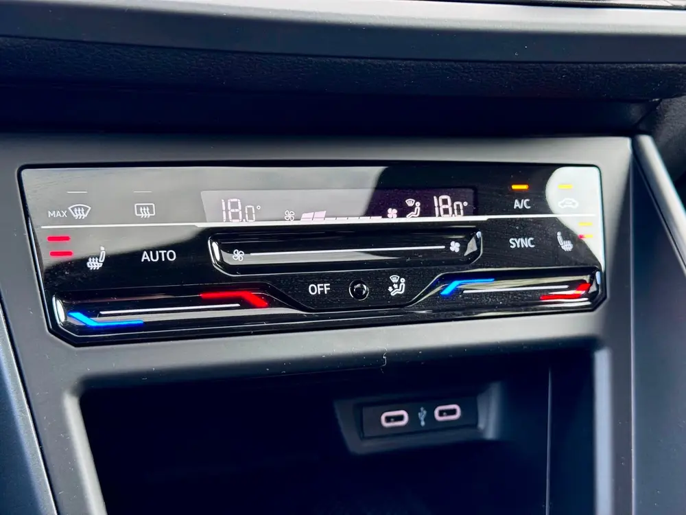Volkswagen Taigo 1.5 TSI R-Line Pano/Keyless/Camera uit 2022, foto 17