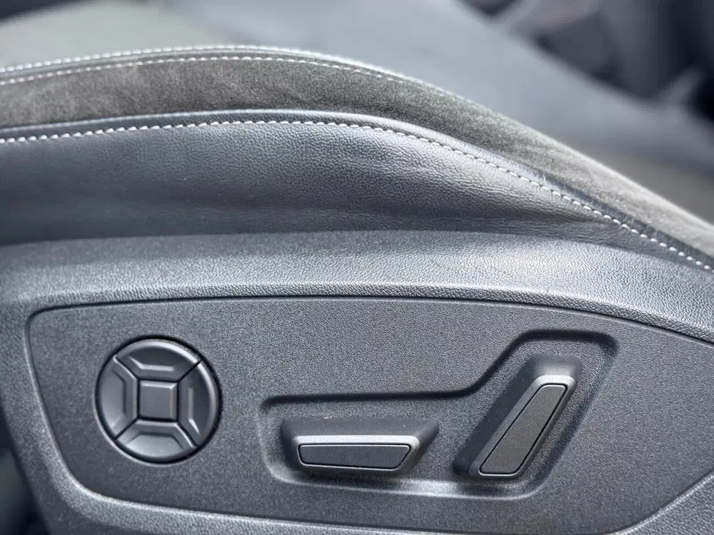 Audi Q3 45 TFSI e S Edition Pano uit 2022, foto 13