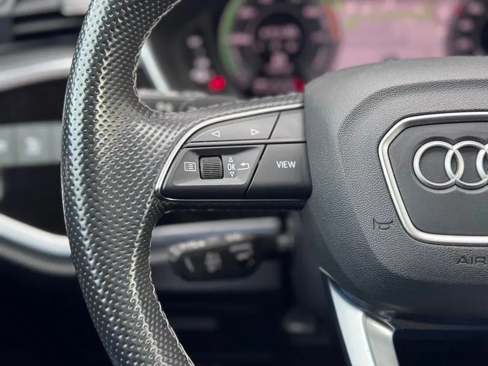 Audi Q3 45 TFSI e S Edition Pano uit 2022, foto 17