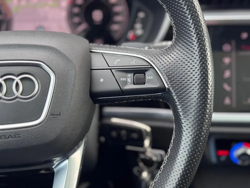 Audi Q3 45 TFSI e S Edition Pano uit 2022, foto 19