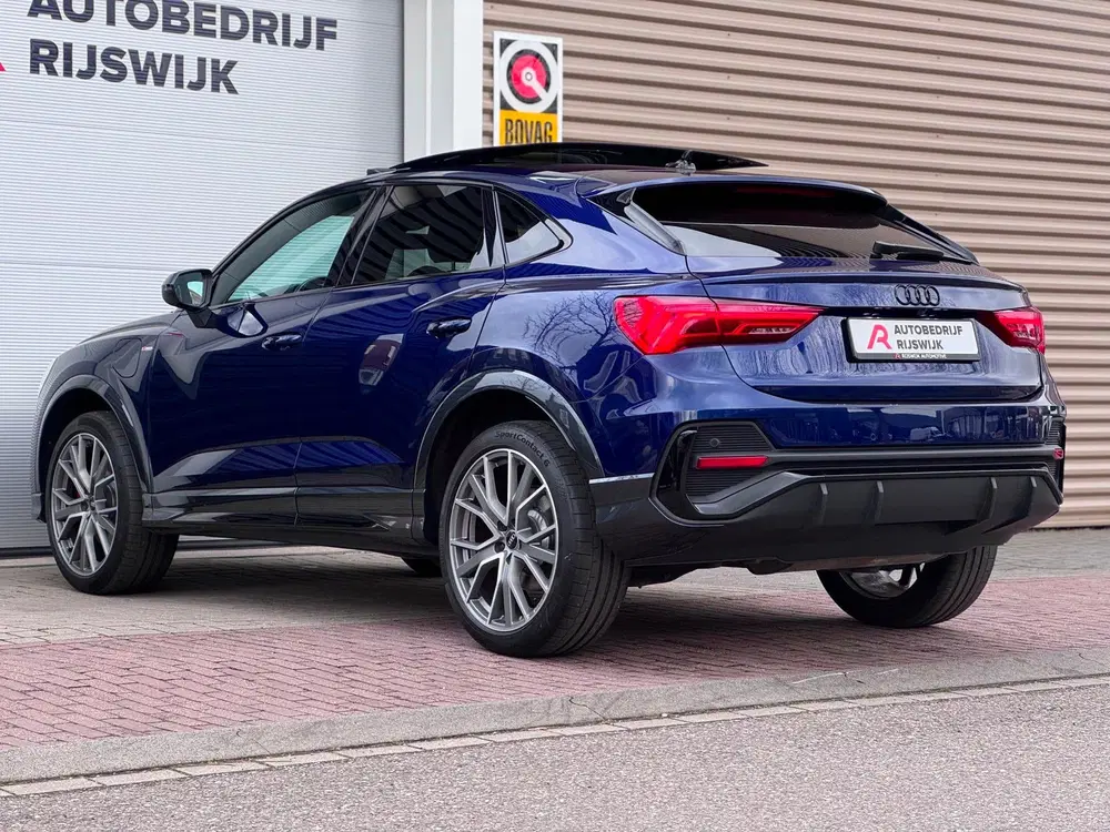 Audi Q3 45 TFSI e S Edition Pano uit 2022, foto 8