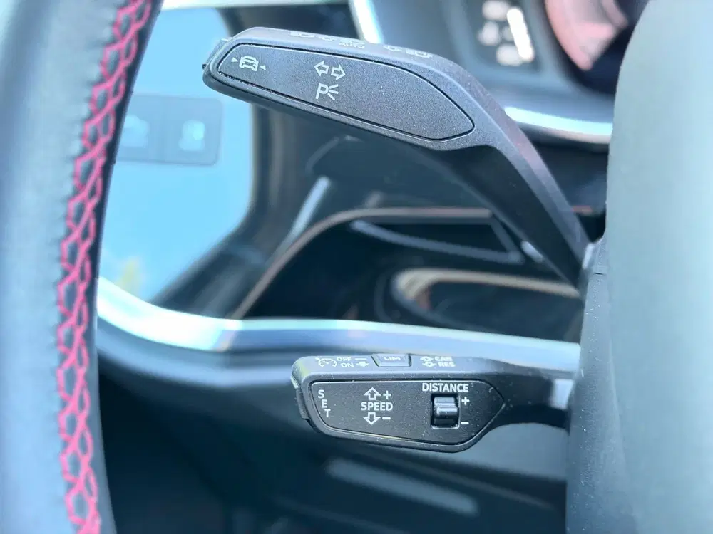 Audi Q3 45 TFSI e S Edition Pano uit 2022, foto 15