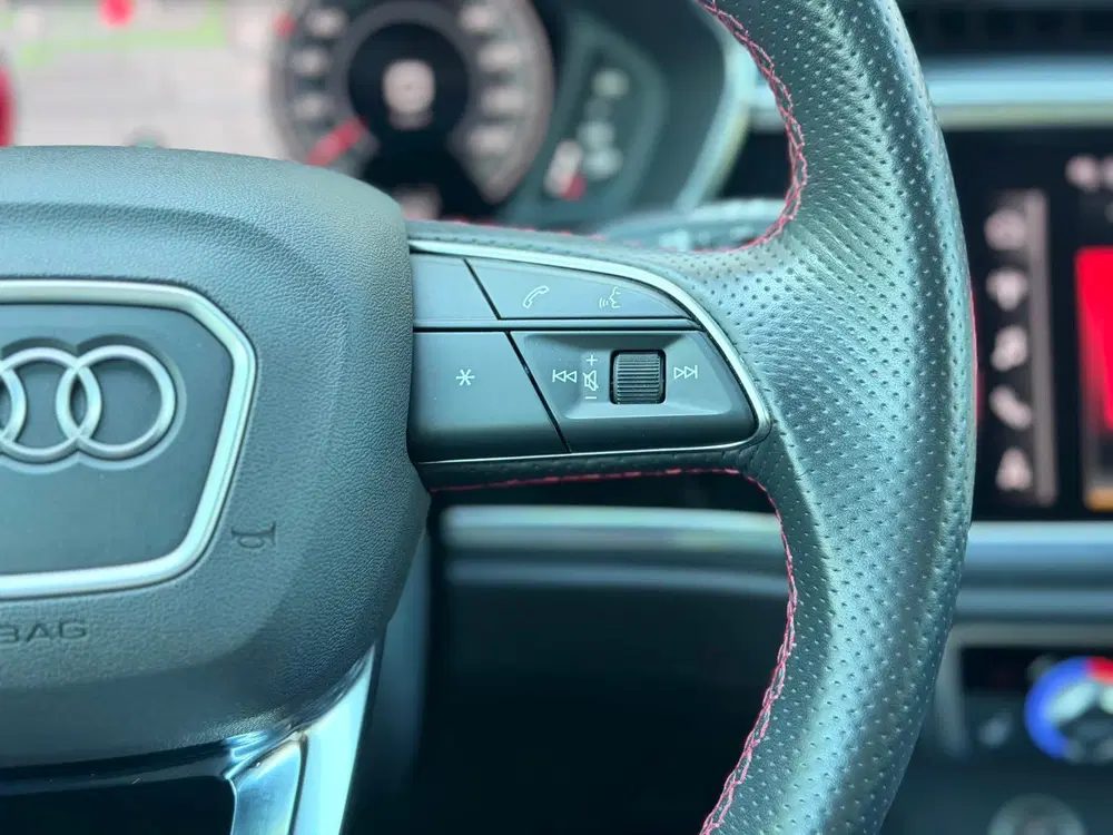 Audi Q3 45 TFSI e S Edition Pano uit 2022, foto 16