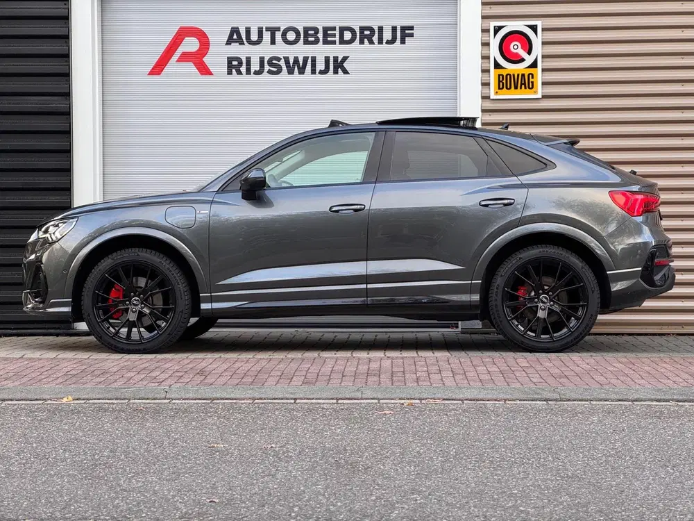Audi Q3 45 TFSI e S Edition Pano uit 2022, foto 2