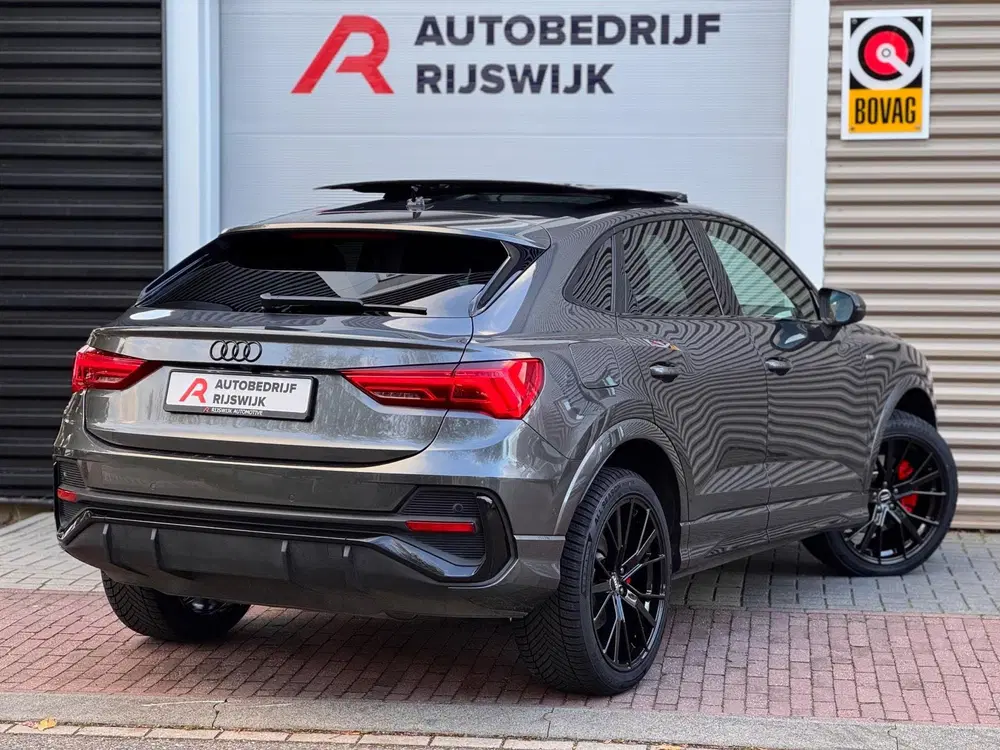 Audi Q3 45 TFSI e S Edition Pano uit 2022, foto 4
