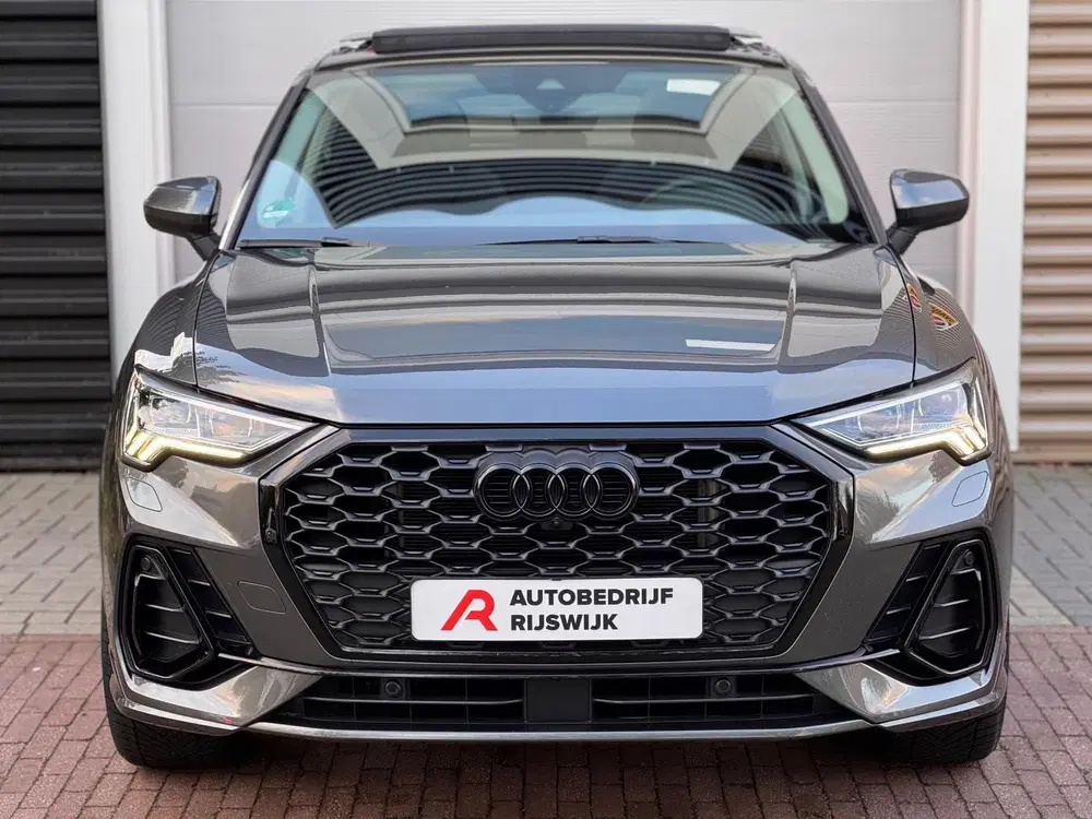 Audi Q3 45 TFSI e S Edition Pano uit 2022, foto 7
