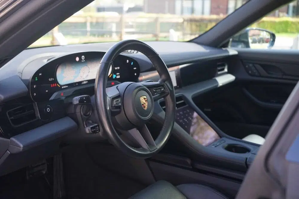Porsche Taycan Performance Plus 93KWH uit 2023, foto 13