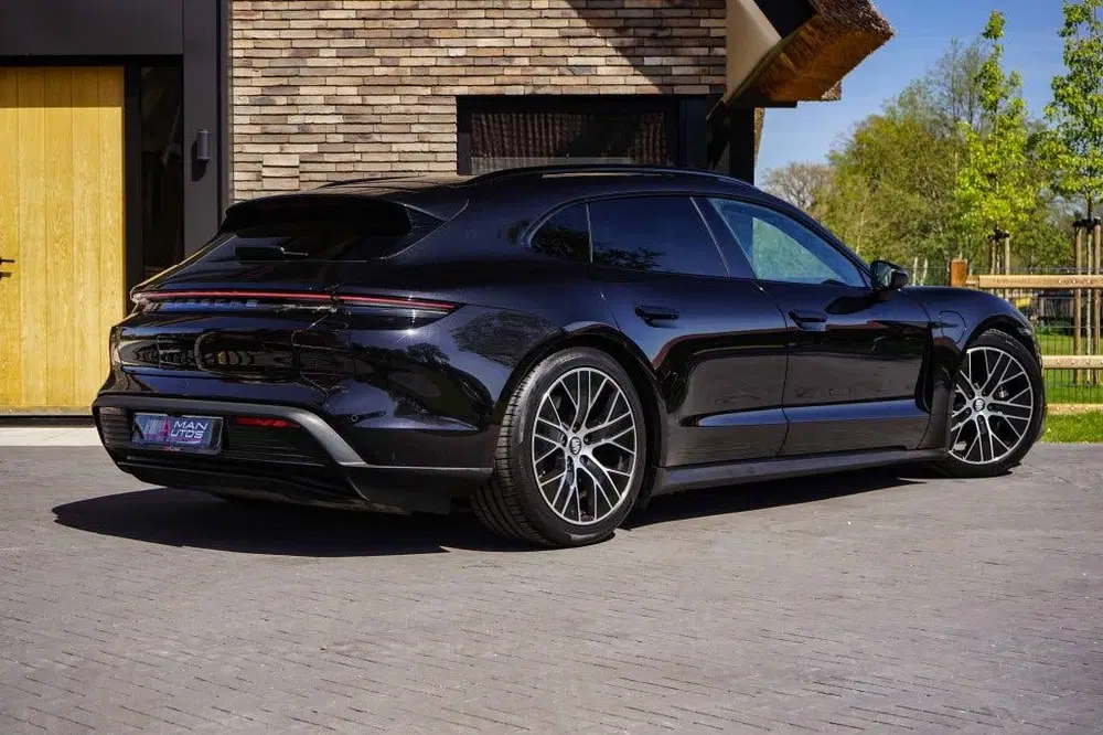 Porsche Taycan Performance Plus 93KWH uit 2023, foto 4