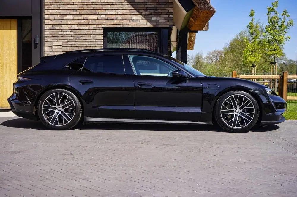 Porsche Taycan Performance Plus 93KWH uit 2023, foto 7