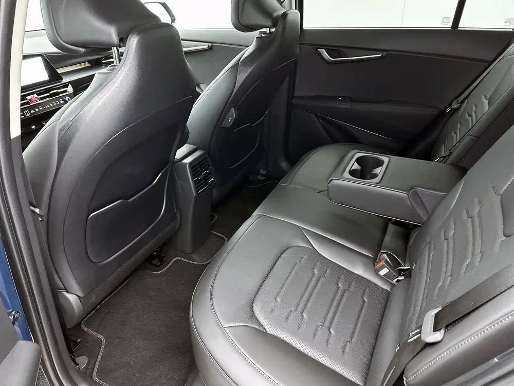 Kia Niro Air 64.8 kWh Navigatie uit 2025, foto 17