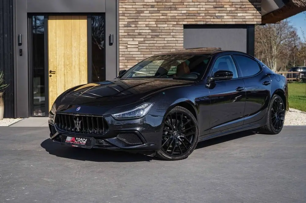 Maserati Ghibli 2.0 MHEV GranSport GT 330PK Pano/B&W/21"/Spo uit 2021