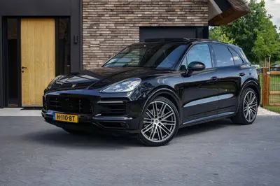 Porsche Cayenne 3.0 E-Hybrid V6 Pano uit 2020