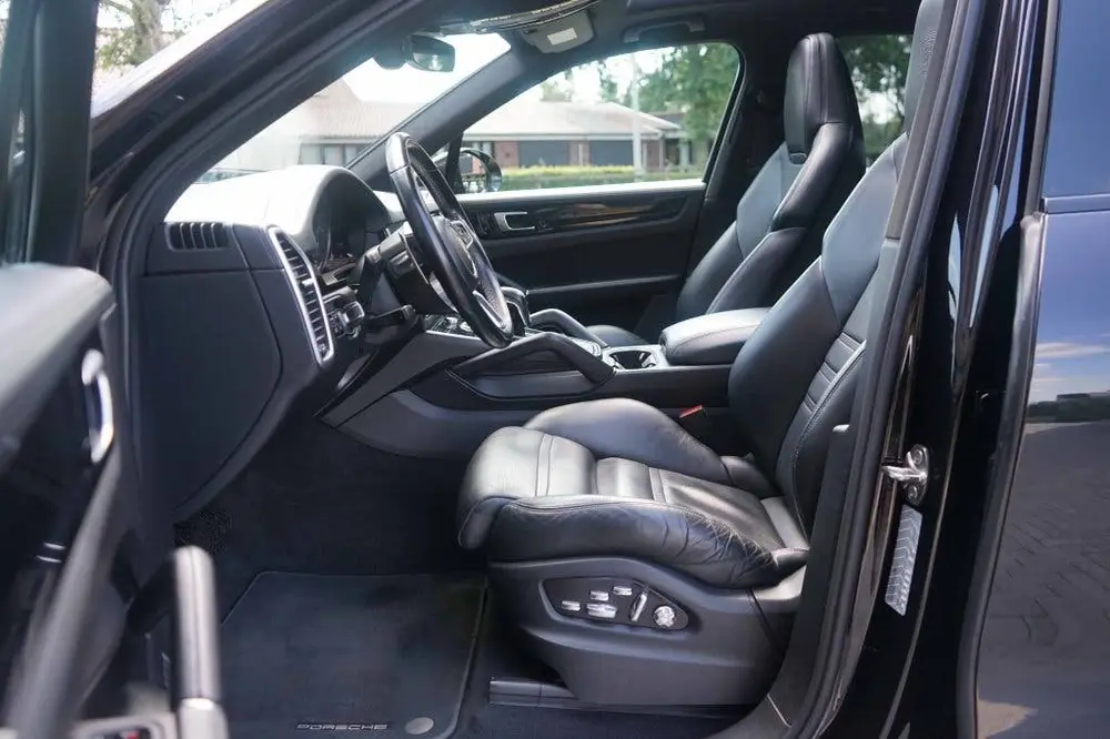 Porsche Cayenne 3.0 E-Hybrid V6 Pano uit 2020, foto 11